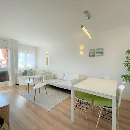 Apartamento Con Piscina Y Gran Terraza Con Vistas - Muy Cerca De La Playa, El Centro Y La Estacion Lägenhet Vilassar De Mar Exteriör bild