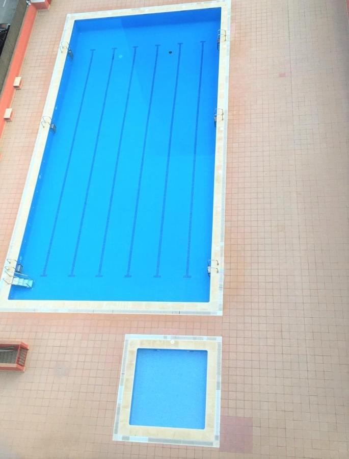 Apartamento Con Piscina Y Gran Terraza Con Vistas - Muy Cerca De La Playa, El Centro Y La Estacion Lägenhet Vilassar De Mar Exteriör bild