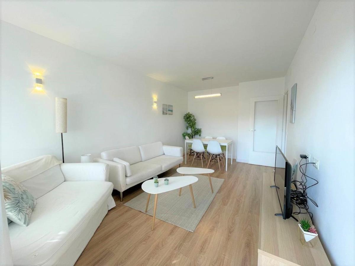 Apartamento Con Piscina Y Gran Terraza Con Vistas - Muy Cerca De La Playa, El Centro Y La Estacion Lägenhet Vilassar De Mar Exteriör bild