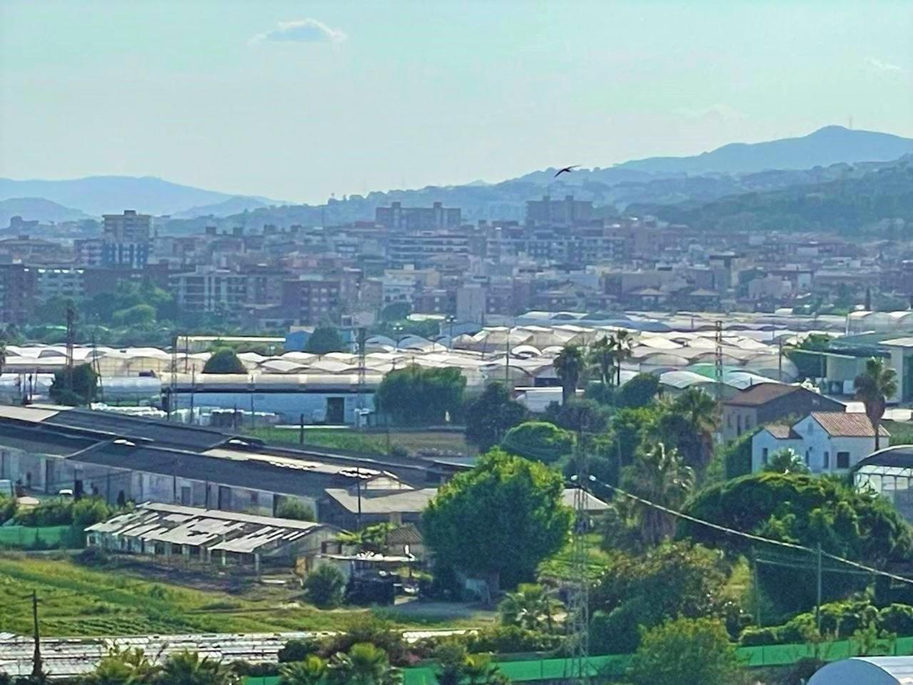 Apartamento Con Piscina Y Gran Terraza Con Vistas - Muy Cerca De La Playa, El Centro Y La Estacion Lägenhet Vilassar De Mar Exteriör bild